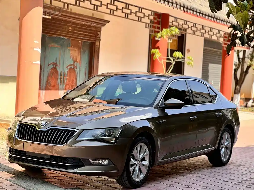 Škoda Superb 2018 TSI330 DSG Comfort Edition China V
