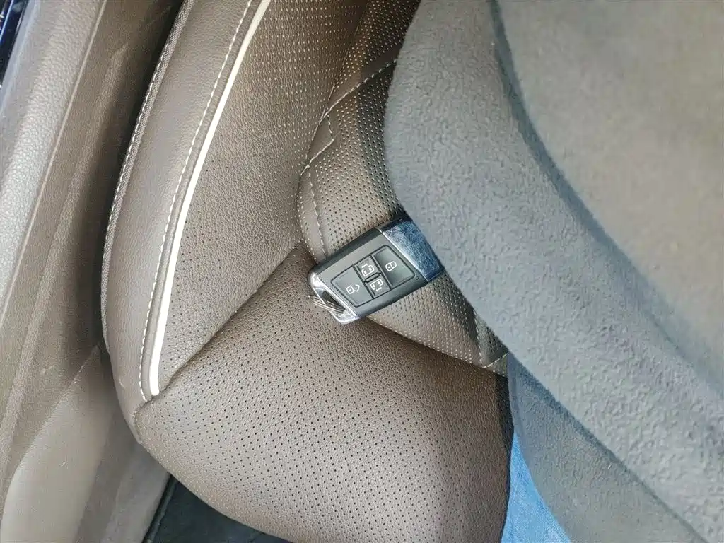 Volkswagen Viloran 2020 380TSI Premium фото 11