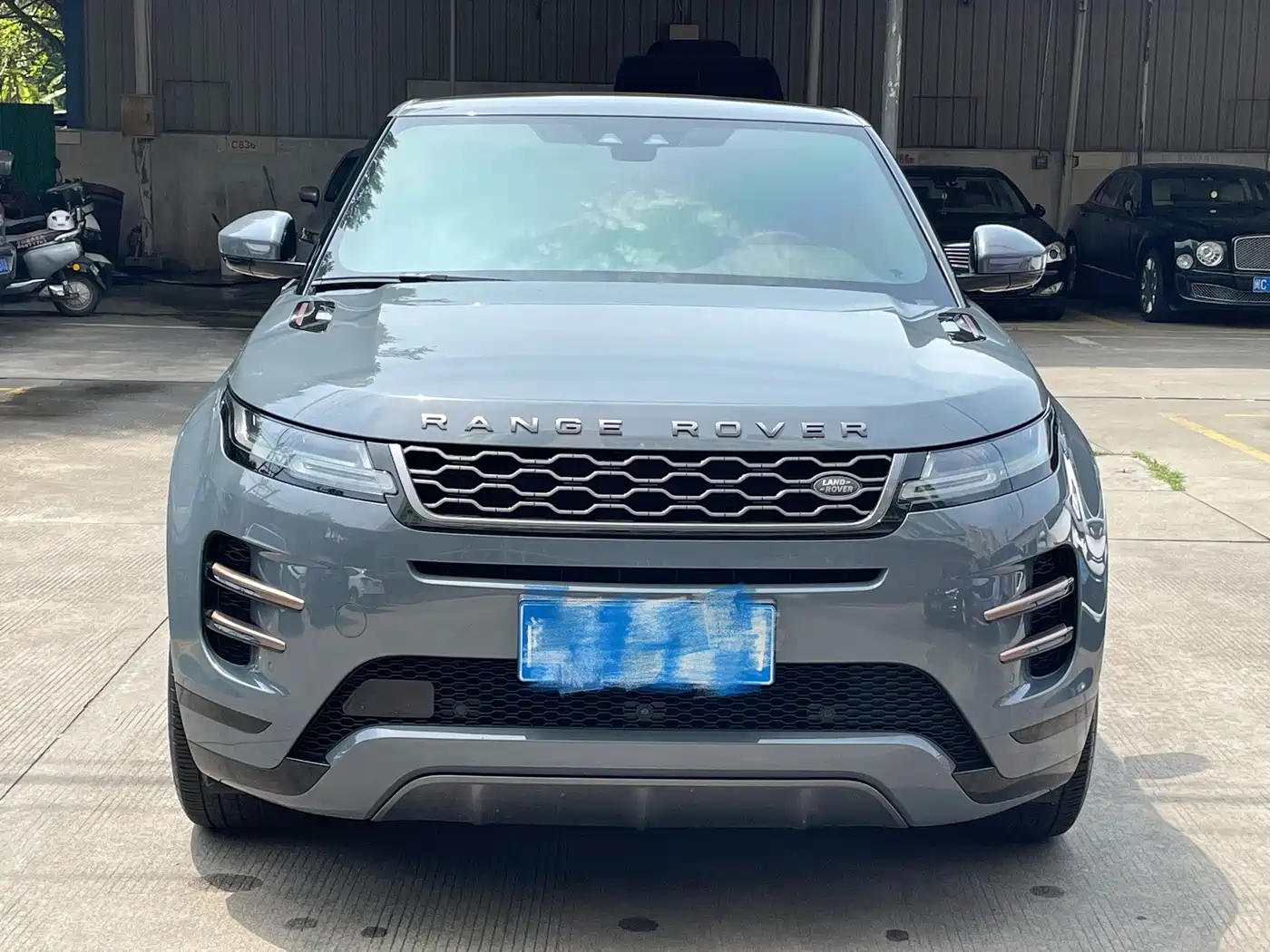 Land Rover Range Rover Evoque 2020 249PS R-DYNAMIC SE Sport Tech Edition фото 2