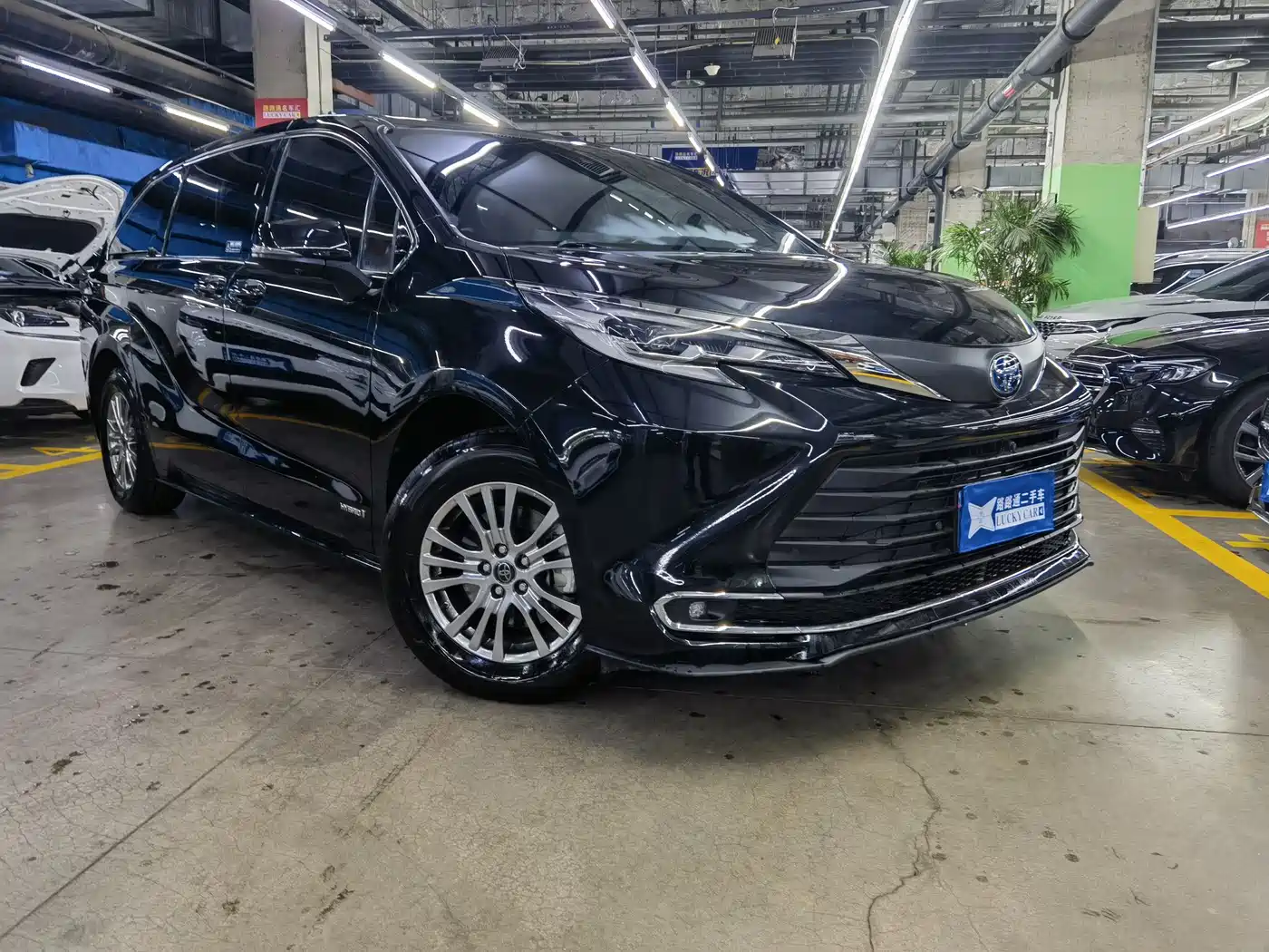 Toyota Sienna 2021 2.5L Hybrid Comfort Edition фото 3