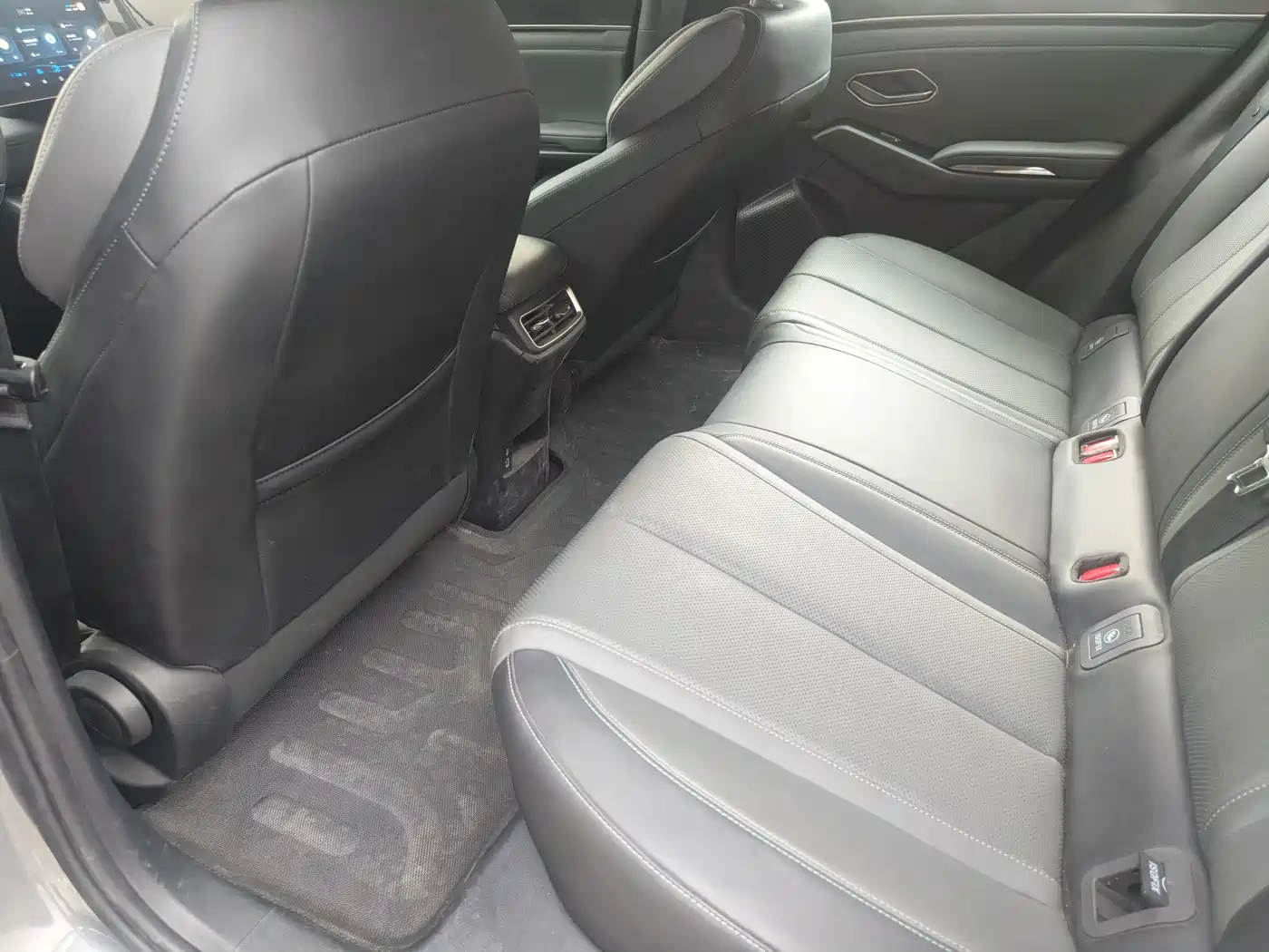 BYD Qin L 2024 DM-i 80KM Leading Edition фото 20