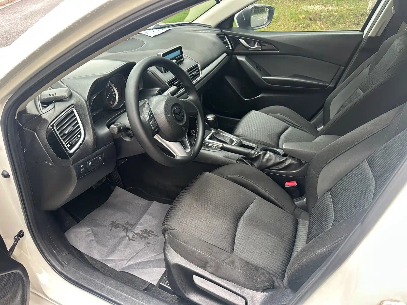 Photo 9 - Mazda Mazda 3