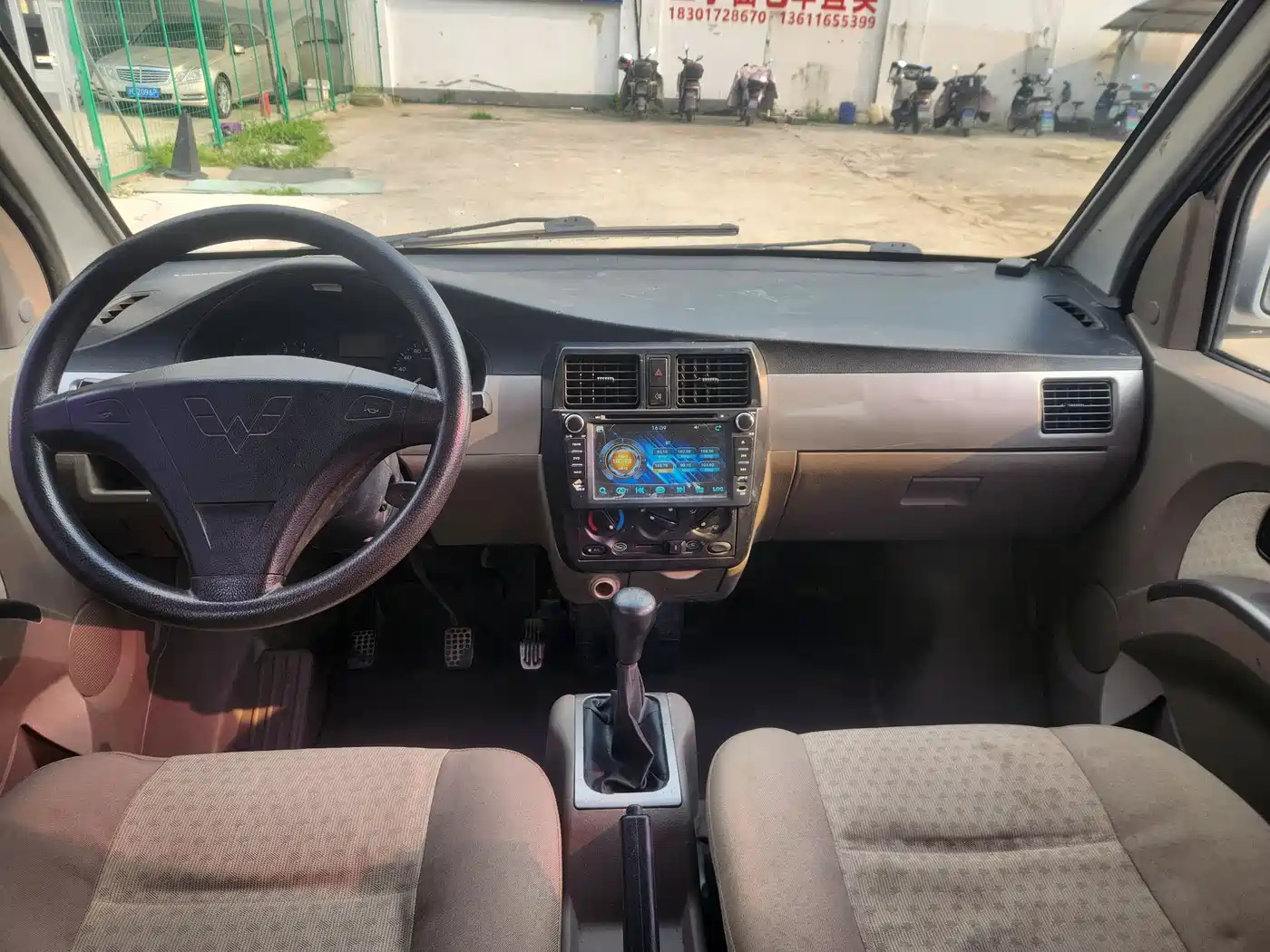 Wuling Motors Wuling Rongguang 2013 2011 1.2L Comfort Model