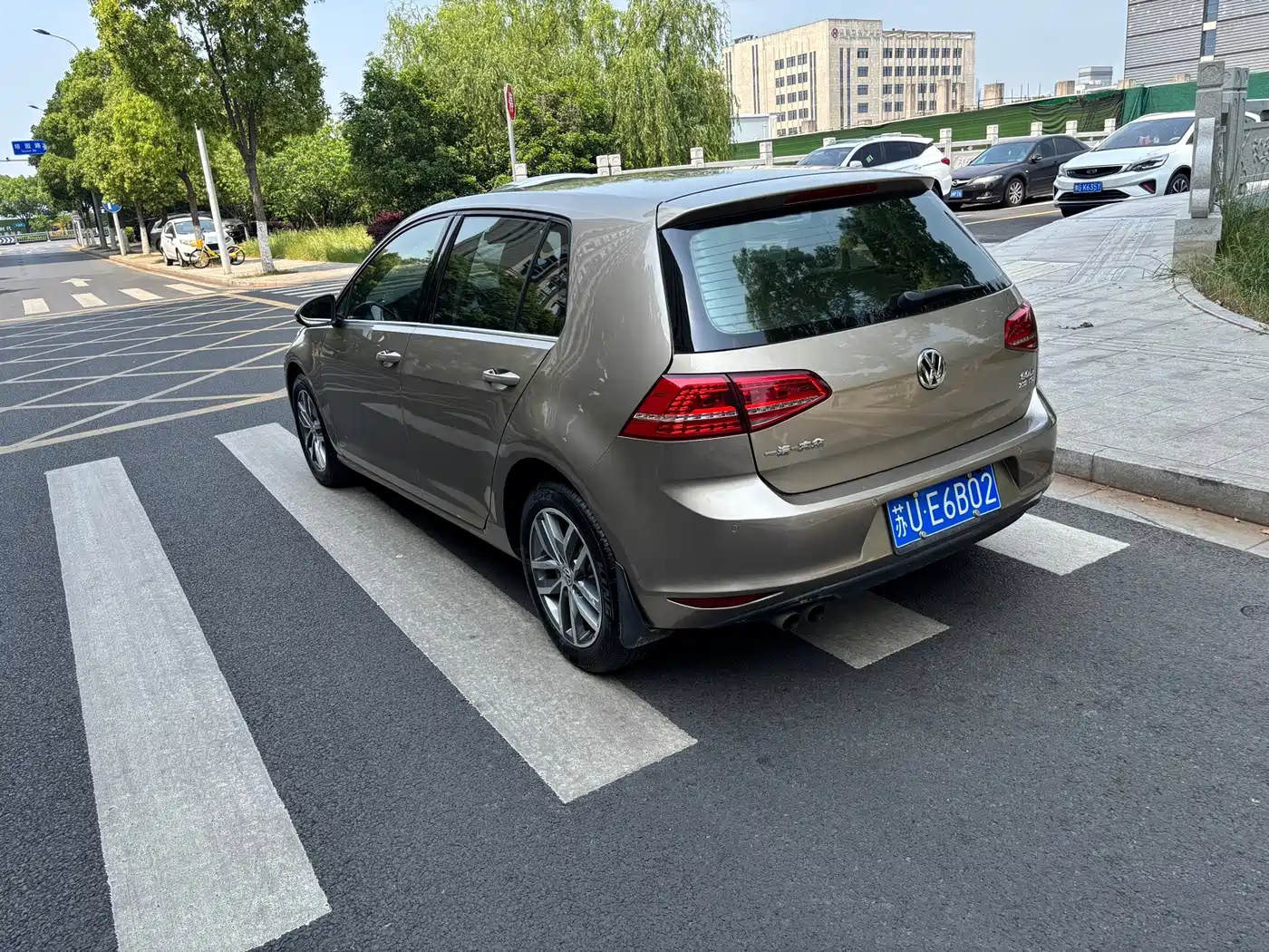 Volkswagen Golf 2016 230TSI Automatic Luxury фото 12