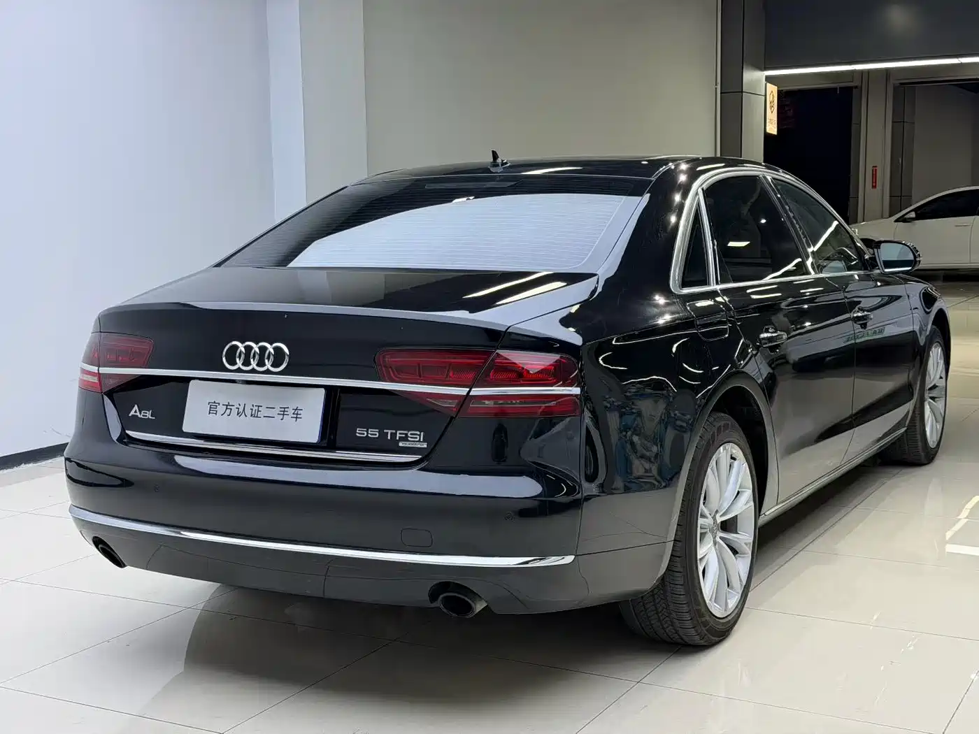 Фото 9 - Audi A8