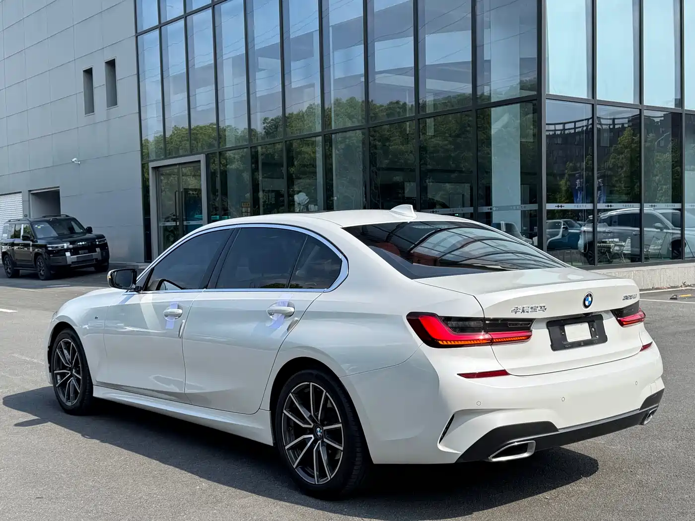 BMW 3 Series 2022 325Li M Sport Package фото 22