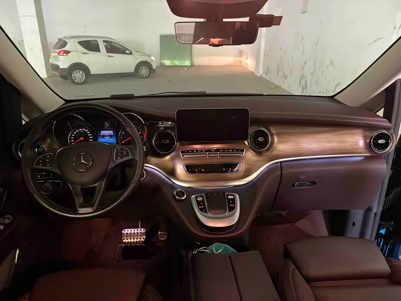 Mercedes-Benz V-Class 2022 V 260 L Long Wheelbase Prestige Edition фото 8