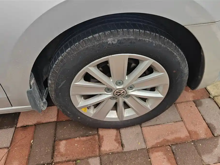 Volkswagen Jetta 2015 1.4L Manual Comfort фото 6