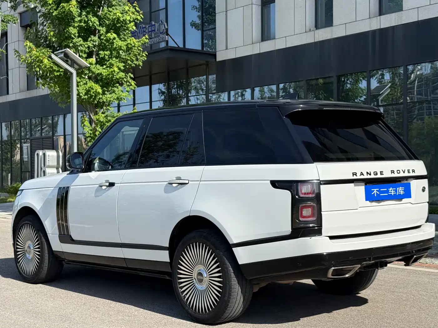 Land Rover Range Rover 2017 3.0 SC V6 Vogue фото 24