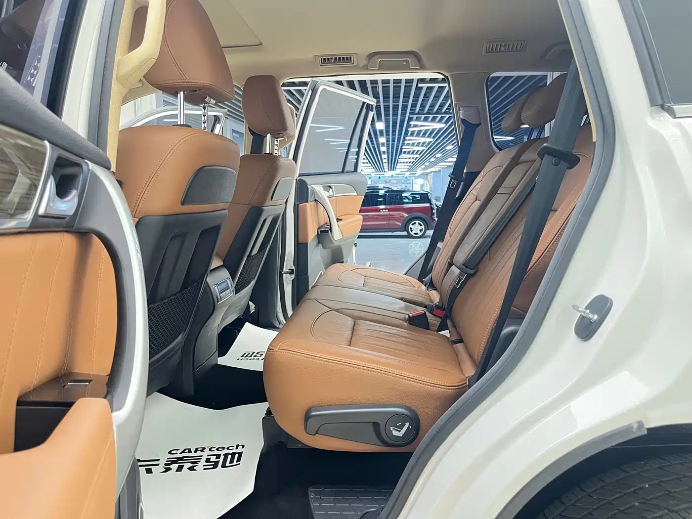 Haval H9 2015 2.0T 4WD Luxury 7-Seater фото 14
