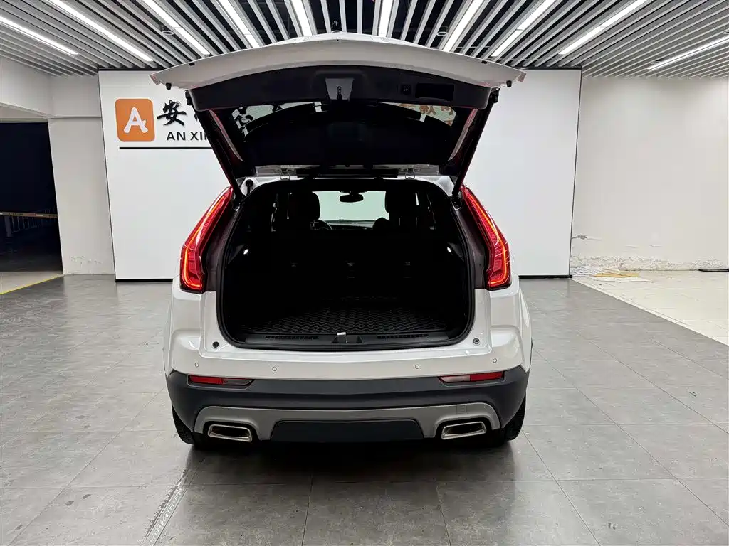 Cadillac XT4 2021 28T FWD Premium Edition фото 15
