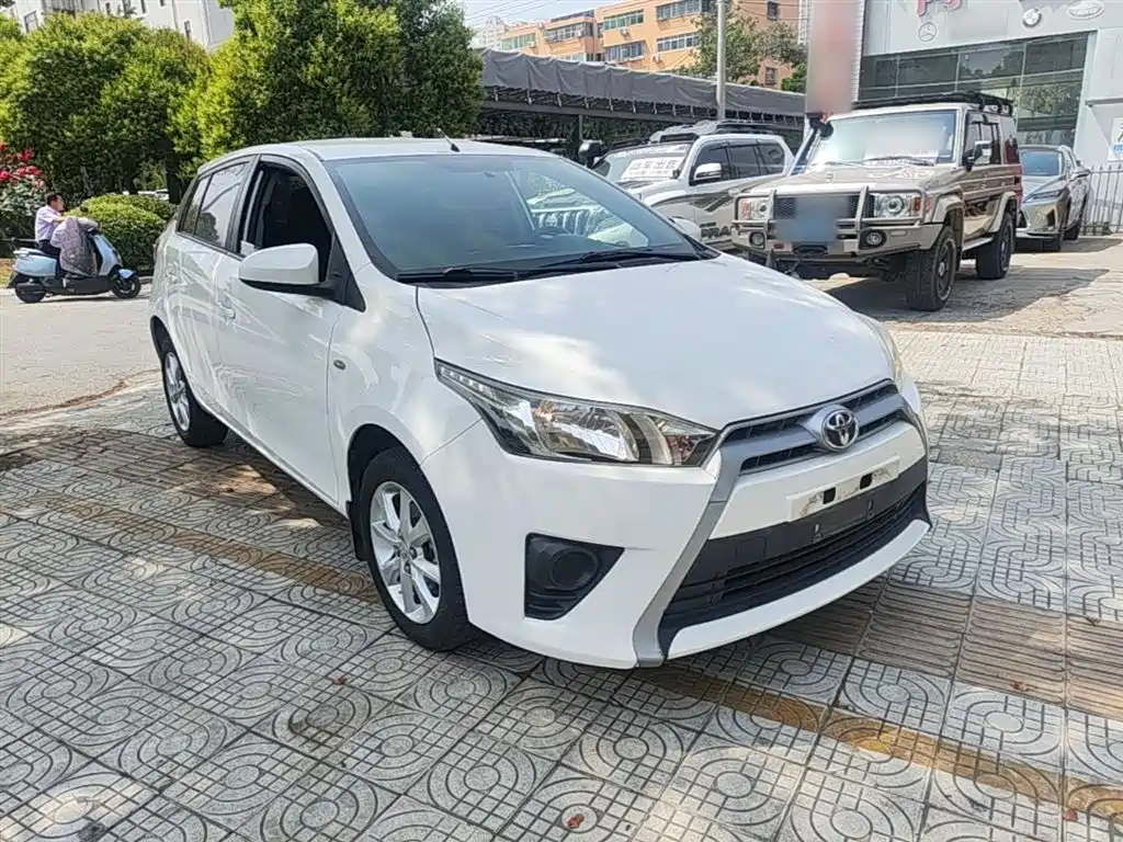 Toyota YARiS L Zhi Xuan 2015 1.5E Auto Charming Edition фото 4