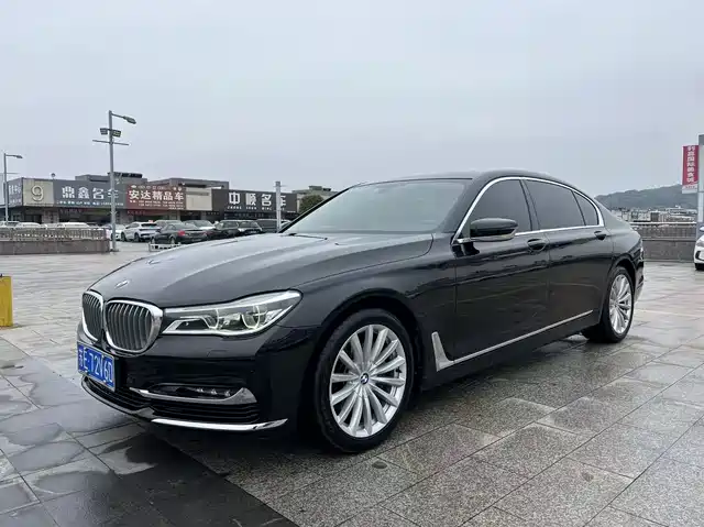 BMW 7 SERIES