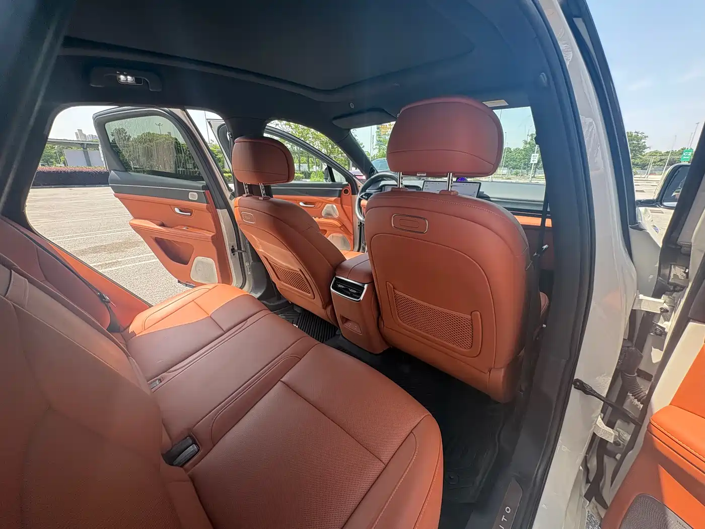 AITO Wenjie AITO M5 2025 Extended Range Ultra AWD фото 11