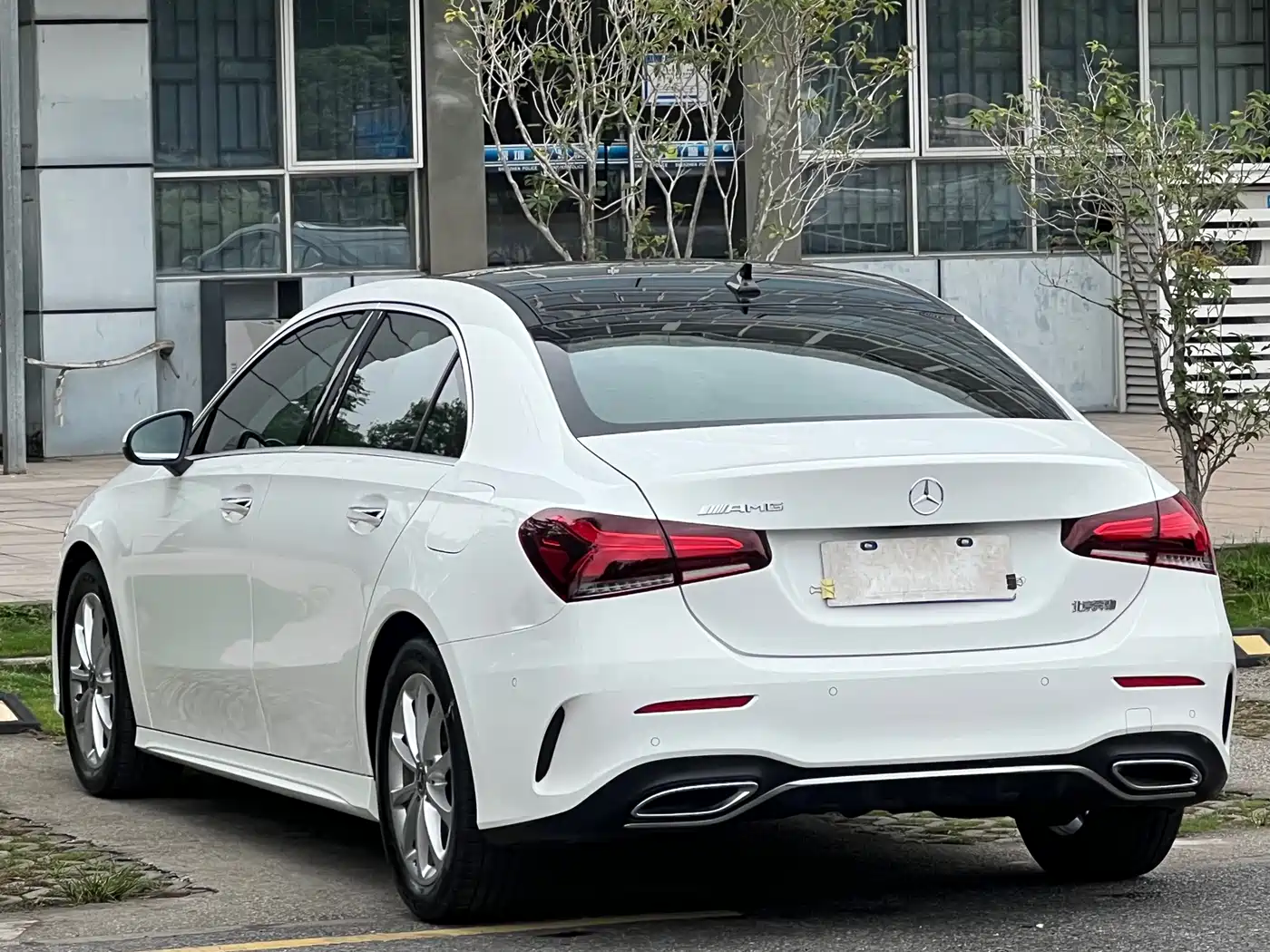 Mercedes-Benz A-Class 2022 A 200 L Sport Sedan Dynamic фото 6