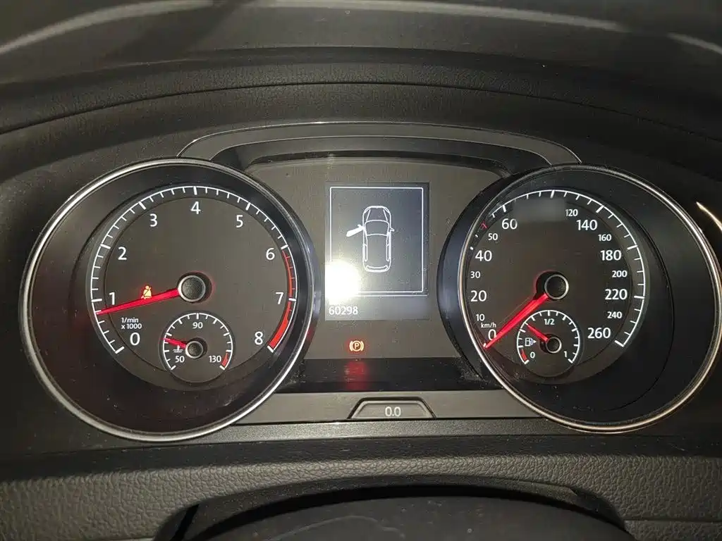Volkswagen Golf 2017 230TSI Auto Comfort Millionth Anniversary Edition фото 4