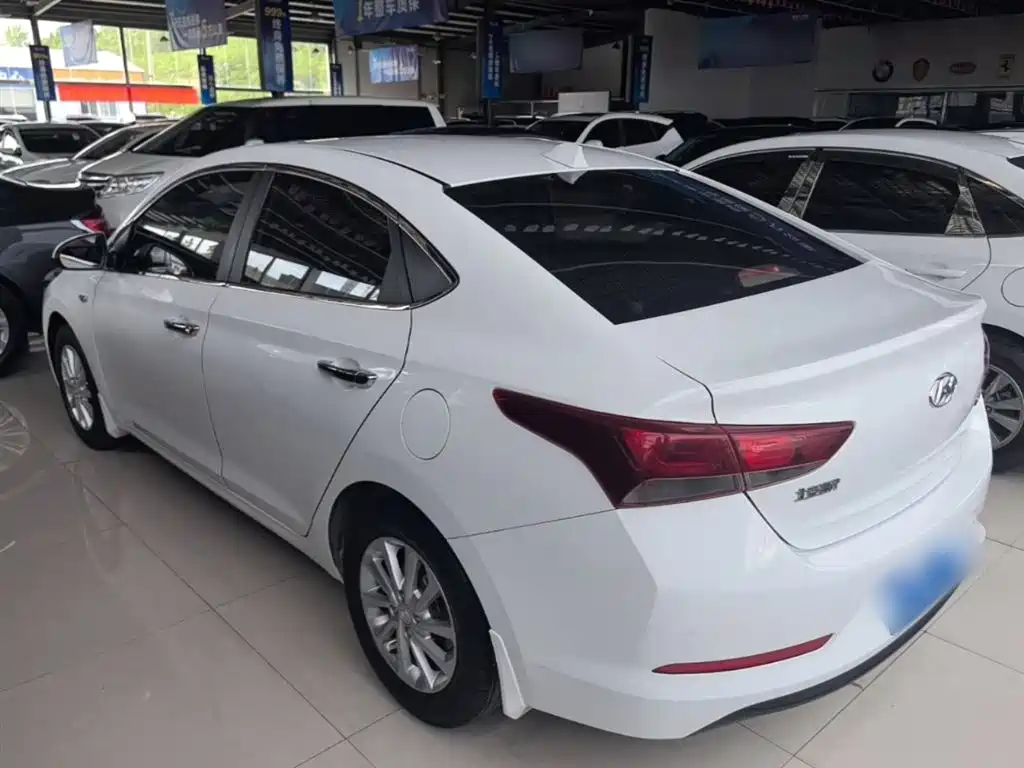 HYUNDAI ACCEPT