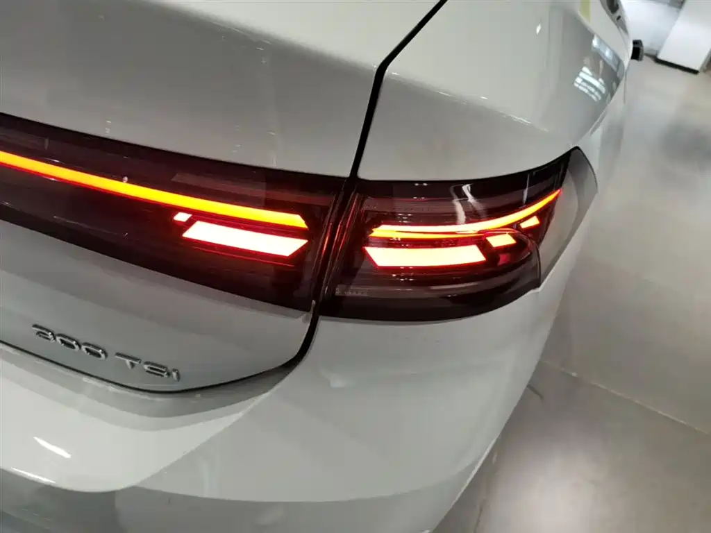 Volkswagen Sagitar 2025 300TSI DSG High-end Model фото 8