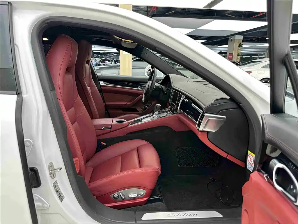 Porsche Panamera 2016 Panamera 4 Edition 3.0T фото 6