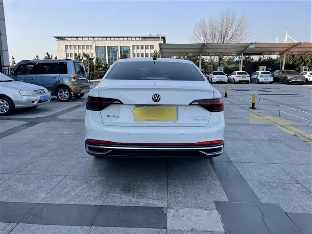 Volkswagen Sagitar 2023 300TSI DSG Surpassing Edition фото 15