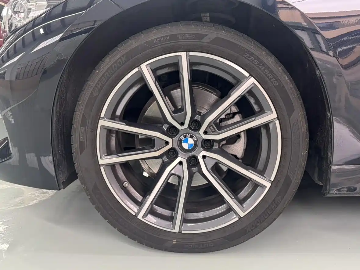 BMW 3 Series 2025 325Li M Sport Package фото 6