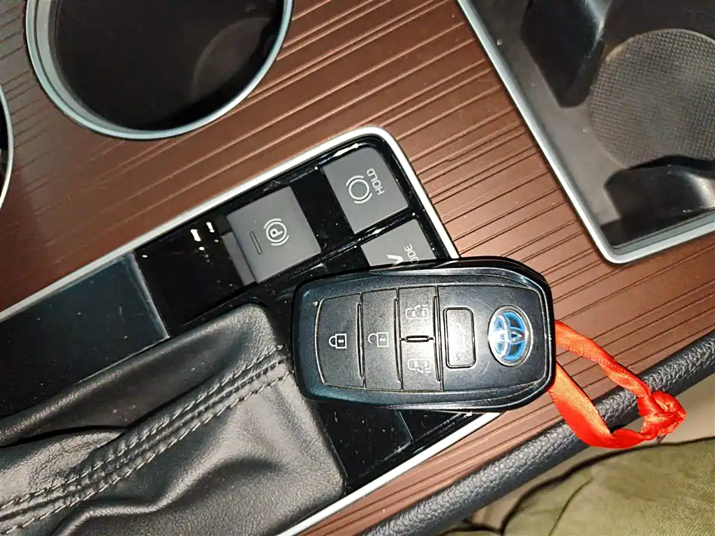 Toyota Granvia 2023 2.5L Hybrid Prestige Welfare PLUS Edition фото 11