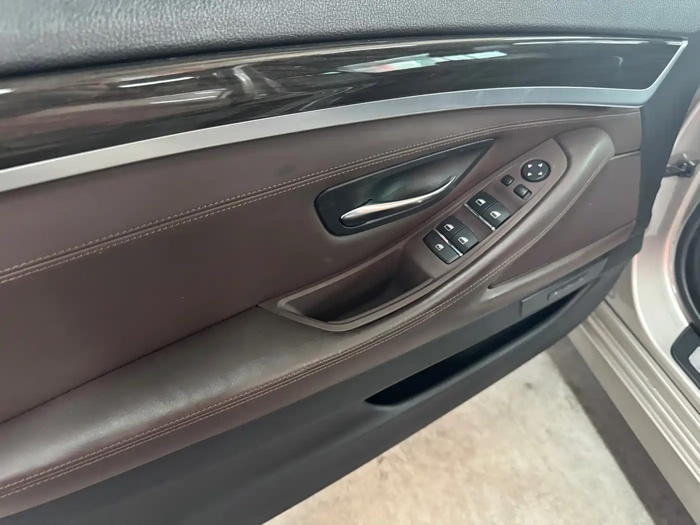 BMW 5 Series 2014 525Li Luxury Design Package фото 10