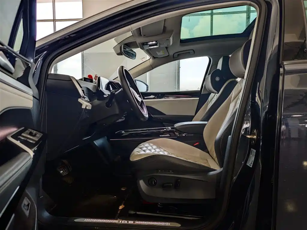 Volkswagen ID.6 CROZZ 2021 Long Range PRO Version фото 19