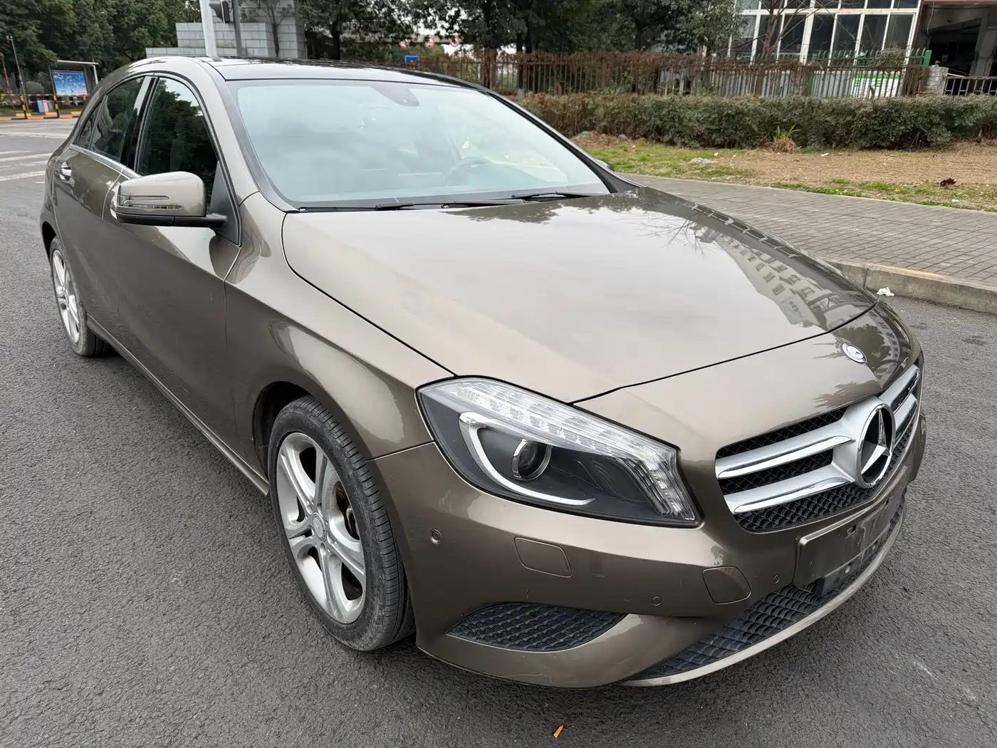 Mercedes-Benz A-Class (Import) 2013 A 200 Urban фото 3