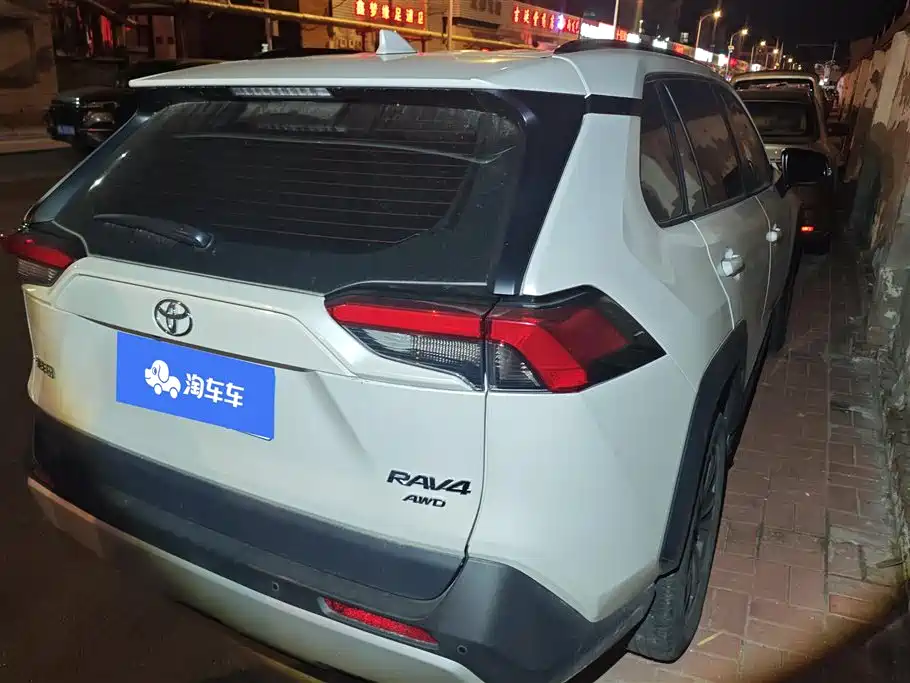 Toyota RAV4 Rongfang 2023 2.0L CVT 4WD Adventure Plus Edition фото 3