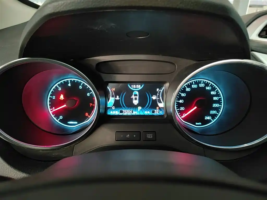 BYD Yuan 2016 1.5L Automatic Luxury фото 12