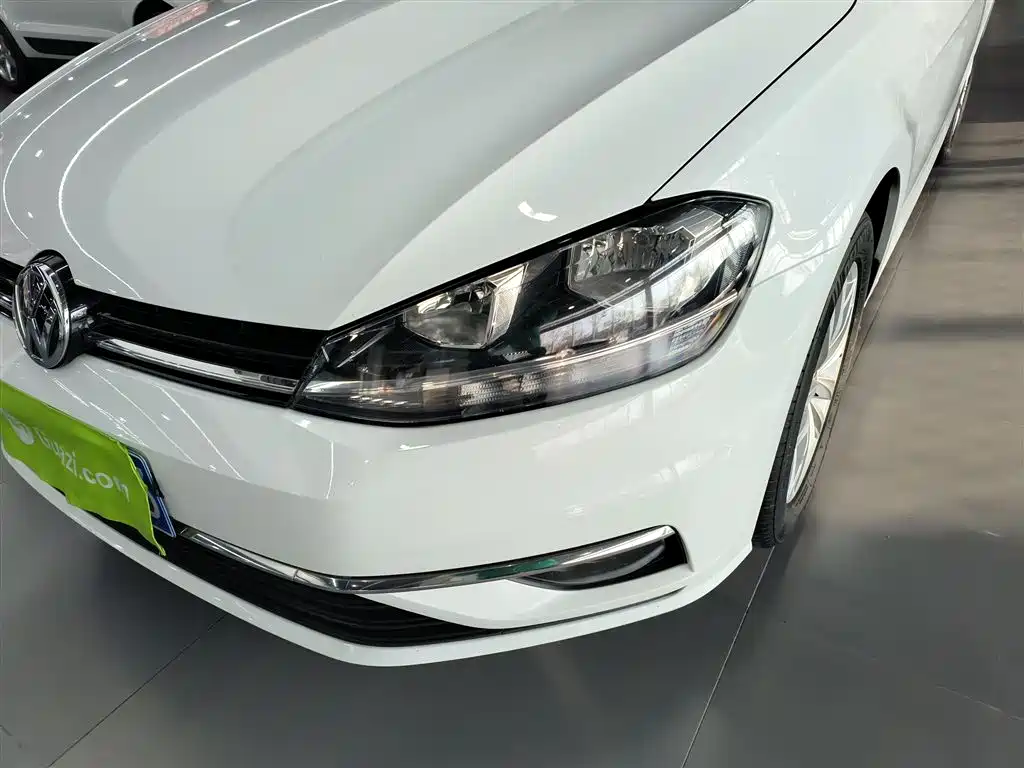 Volkswagen Golf 2018 1.6L Automatic Comfort фото 24