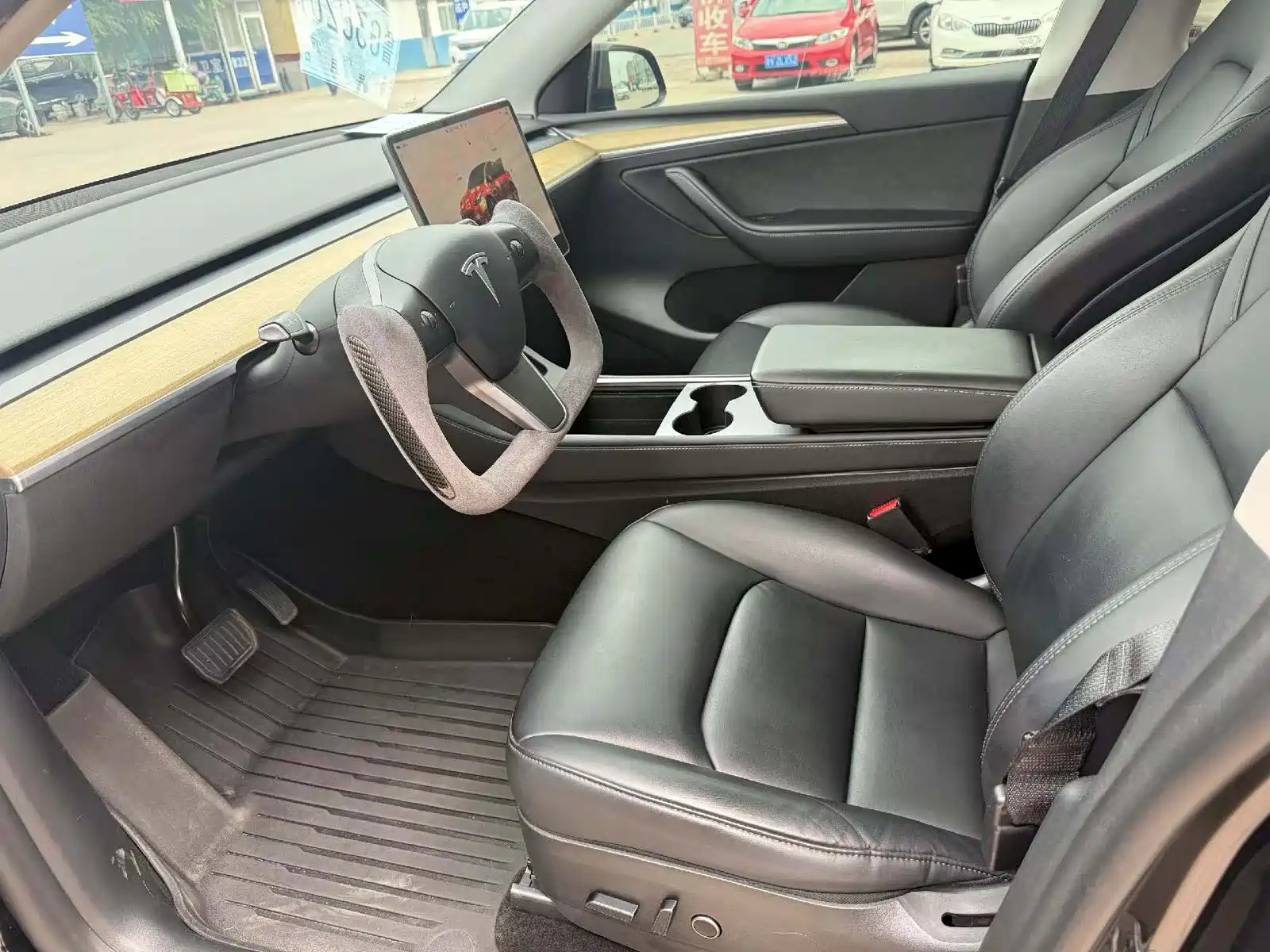 Фото 4 - Tesla Model Y