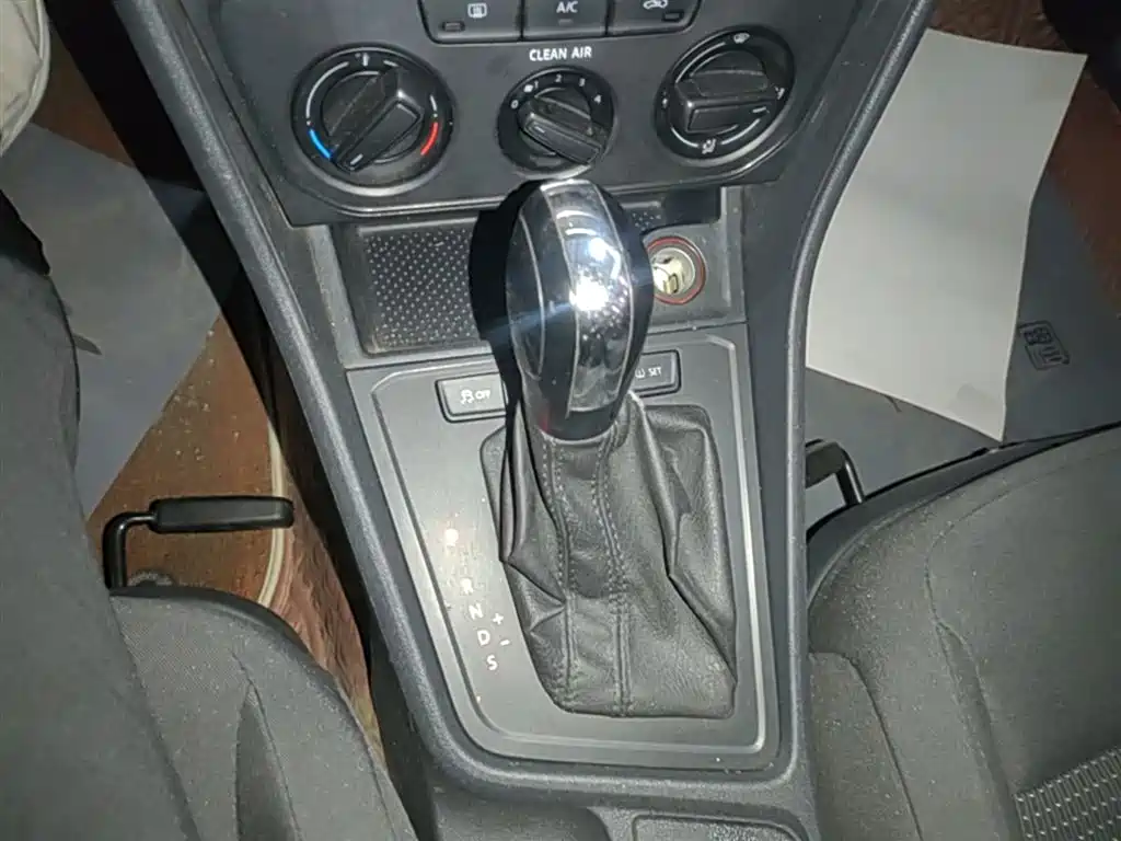 Volkswagen Lavida 2017 1.6L Automatic Trend Edition фото 14