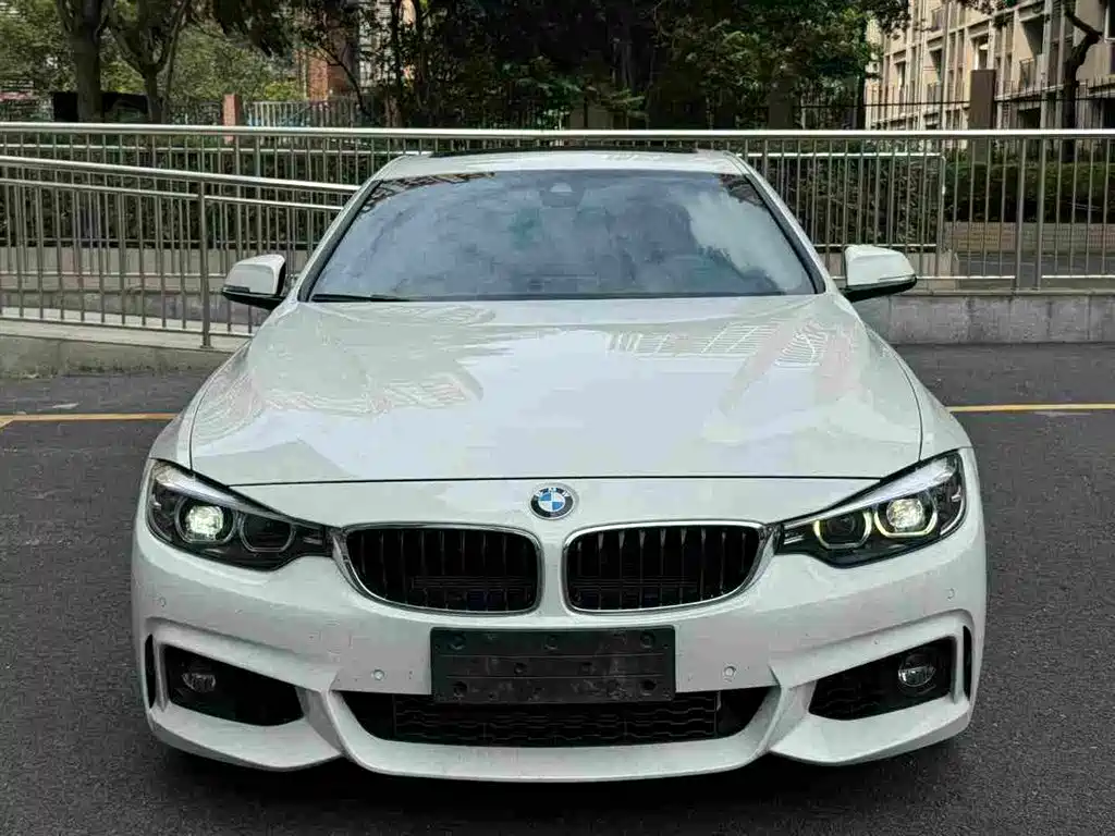 Photo 3 - BMW 4 Series