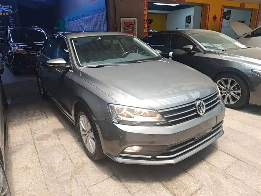 Volkswagen Sagitar 2016 230TSI 25th Anniversary Edition фото 4