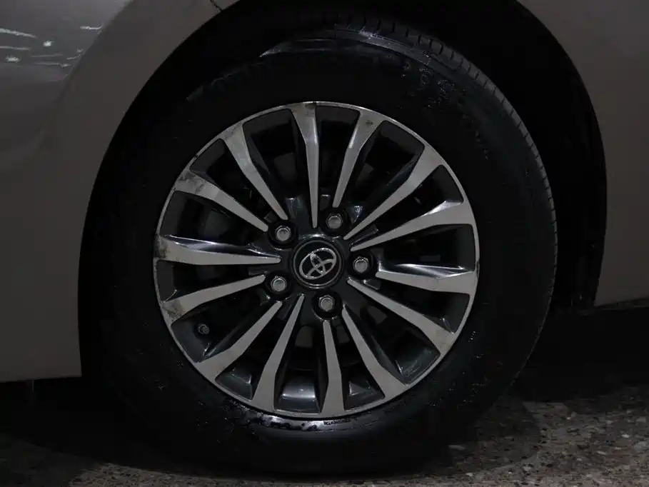 Toyota Corolla 2017 Facelift 1.2T S-CVT GL-i фото 7