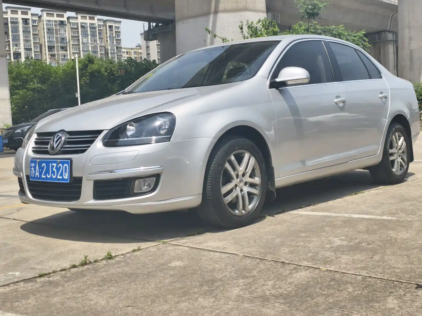Volkswagen Sagitar 2011 1.6L Automatic Fashion фото 15