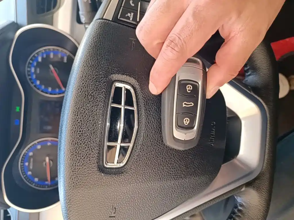 Photo 9 - Geely Vision