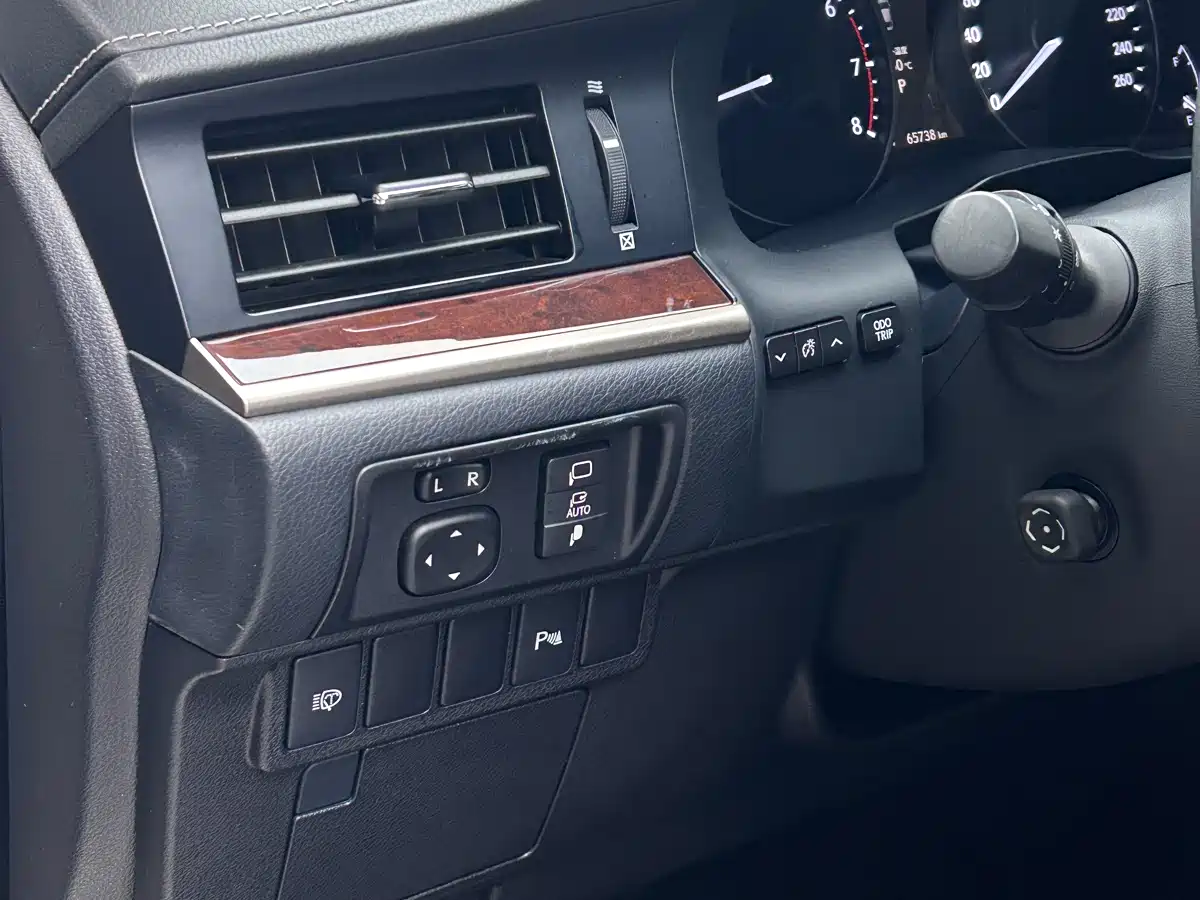 Lexus ES 2013 250 Elegance Edition фото 12
