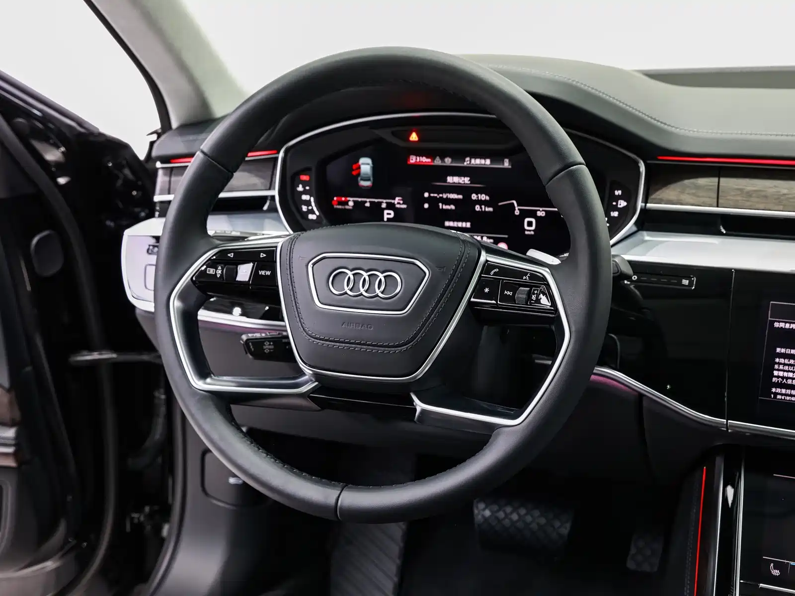 Фото 19 - Audi A8