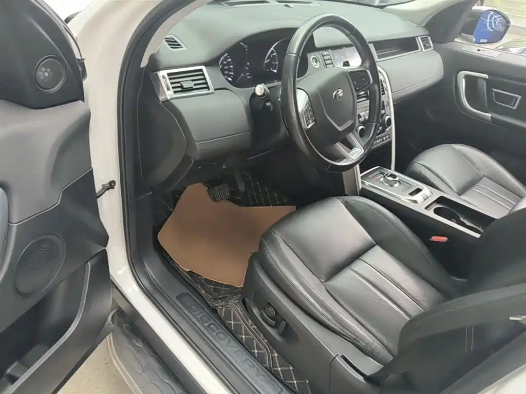 Land Rover Discovery Sport 2016 2.0T HSE фото 16