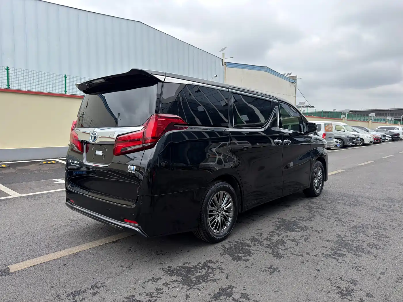 Toyota Alphard 2021 Hybrid 2.5L Premium фото 15