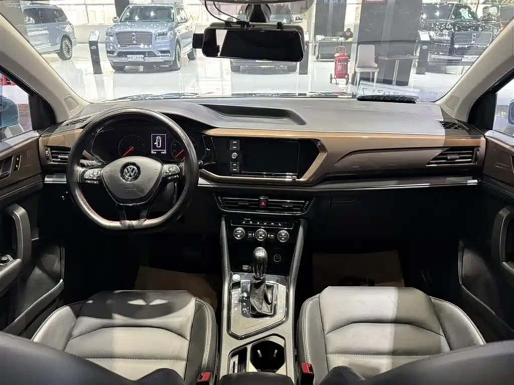 Volkswagen Tharu 2019 280TSI FWD Luxury Edition China VI фото 13