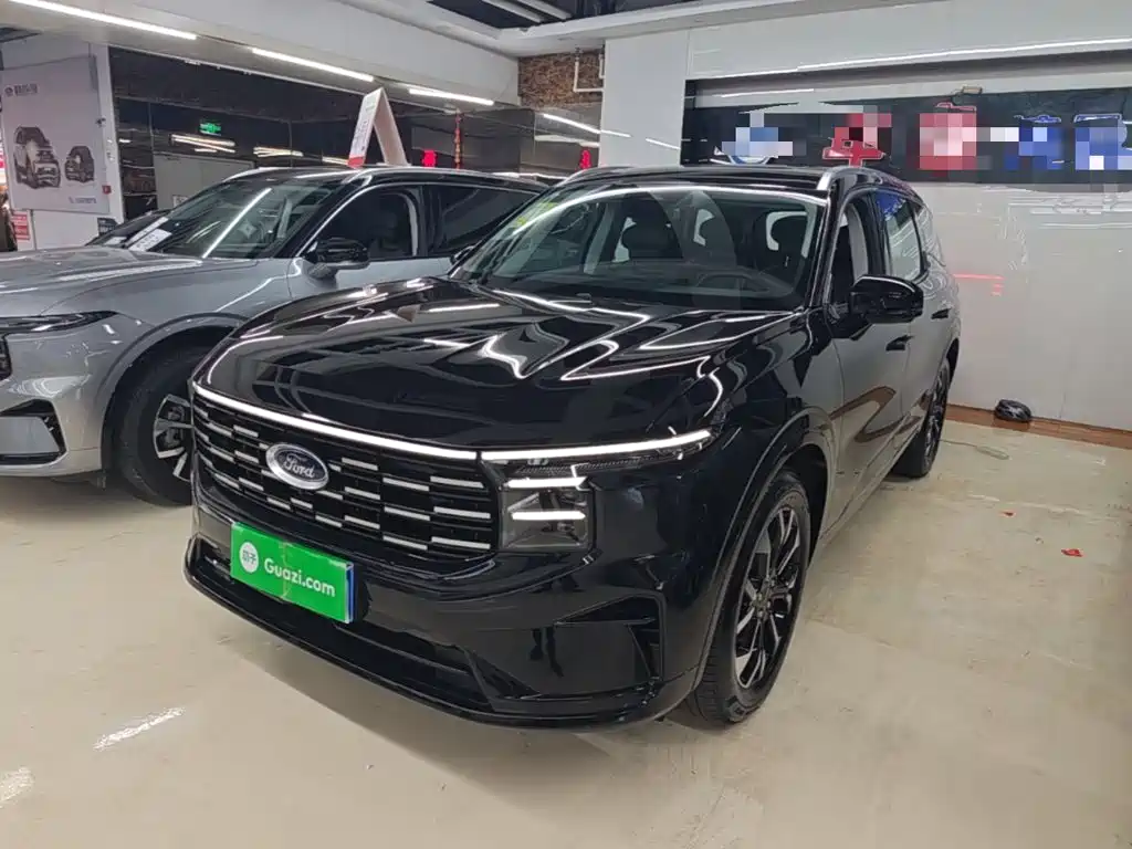 2025 Ford Edge