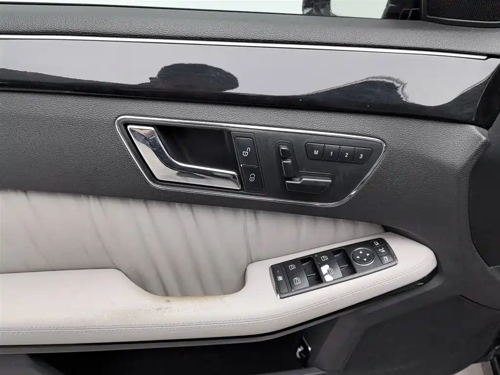 Mercedes-Benz E-Class (Import) 2010 Model E 300 Fashion Luxury Edition фото 9