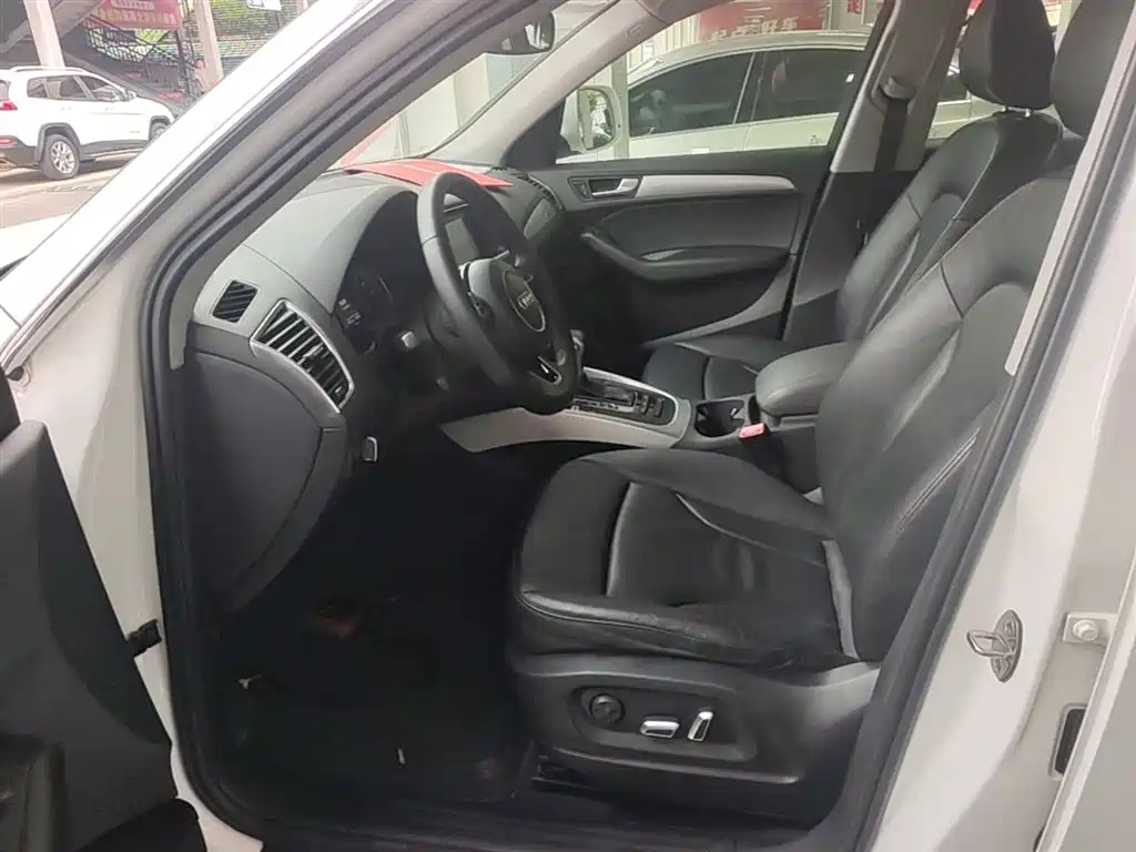 Audi Q5 2015 40 TFSI Technology фото 15
