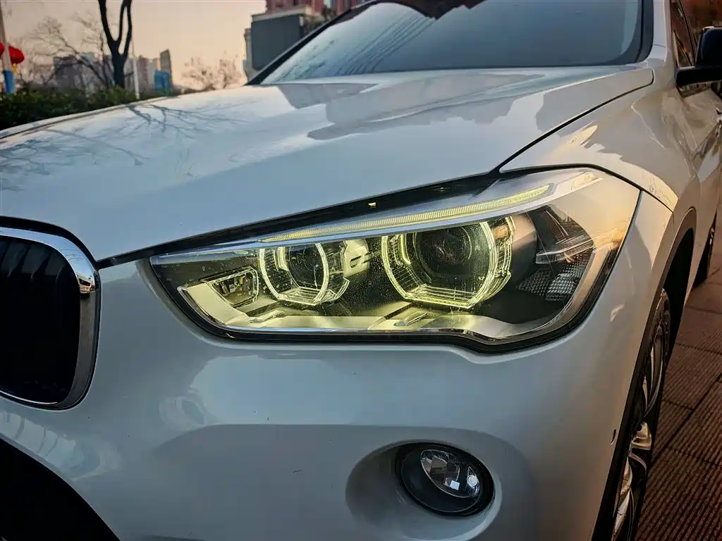 BMW X1 2018 sDrive18Li Premium Model фото 3