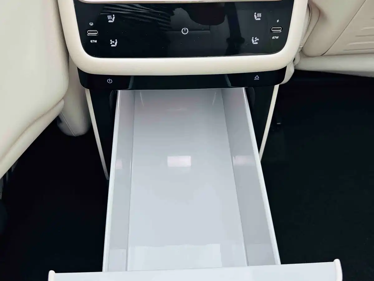 Li Auto i6 2025 2025 2WD Base Model