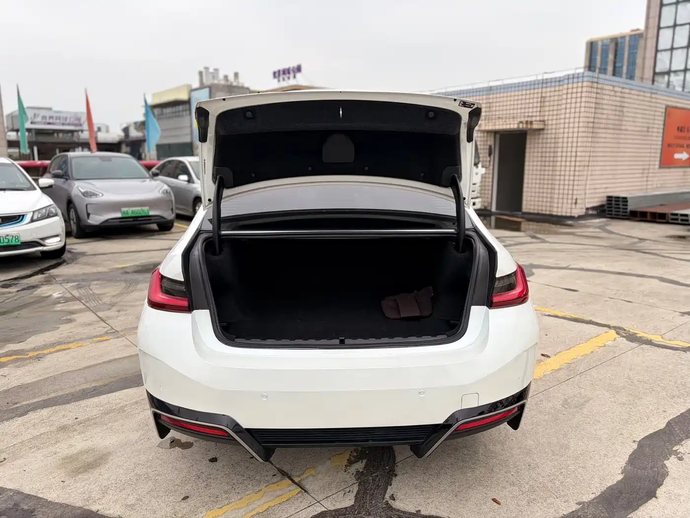 BMW i3 2022 eDrive 35 L фото 16